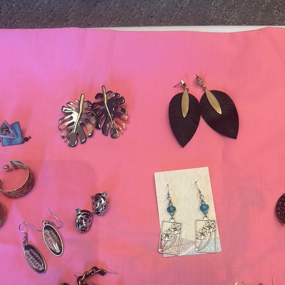 Lot of 35 pairs of earrings - Picture 4 of 6